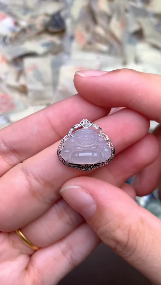 18K金镶嵌挂件翡翠   —