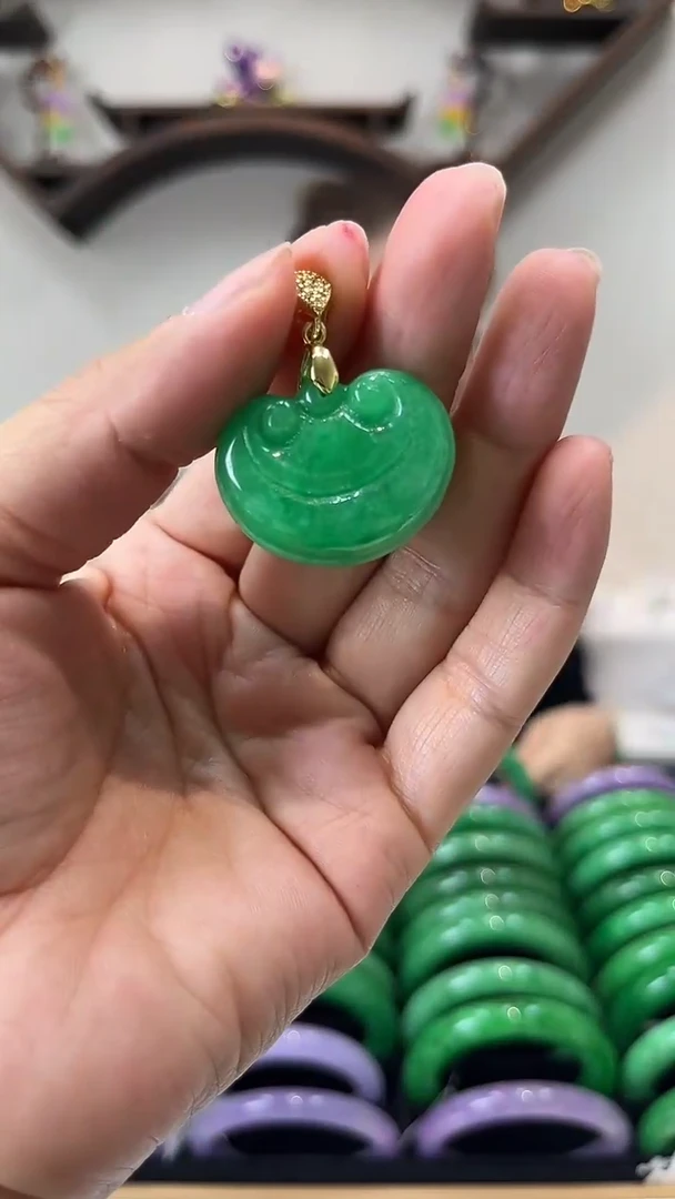 【闪购商品】翡翠吊坠(赠链)未镶嵌闪55 吊坠