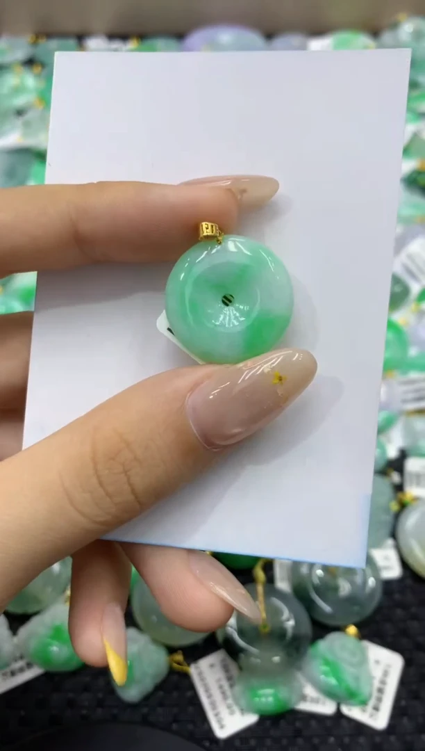 颈饰18K金镶嵌翡翠天然缅甸翡翠A货