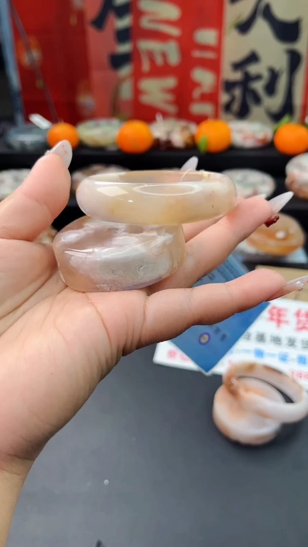 【闪购商品】石英质玉手镯未镶嵌赠送镯心（53圈口）无证书