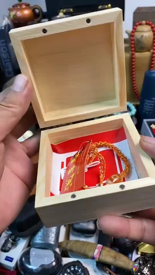 瓷片闪购商品，如图所示