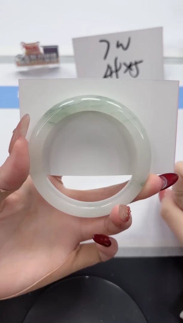 【闪购商品】石英质玉手镯未镶嵌A393-58.7