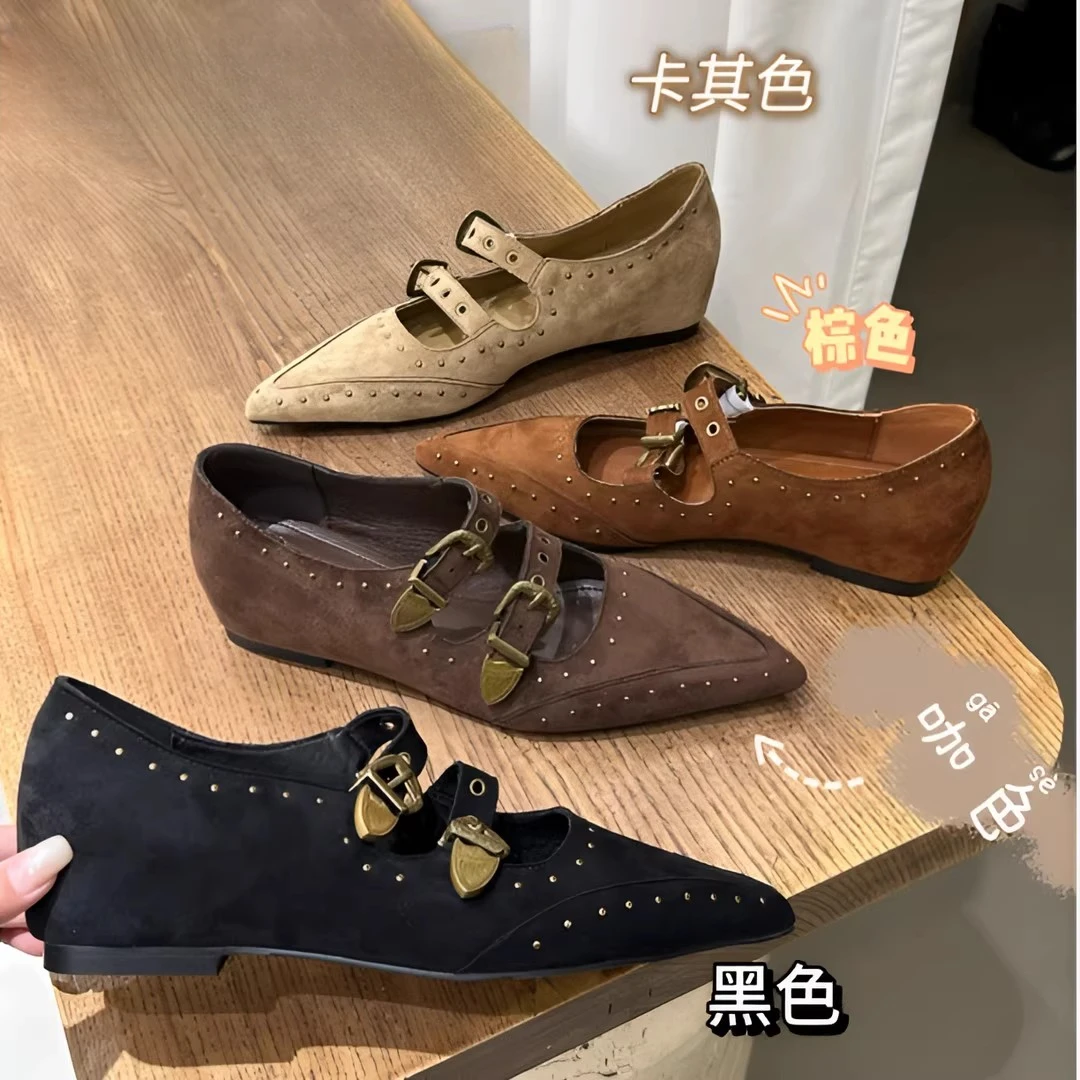 复古时髦铆钉尖头2025秋季一字扣浅口巨好看单鞋时尚休闲百搭女士