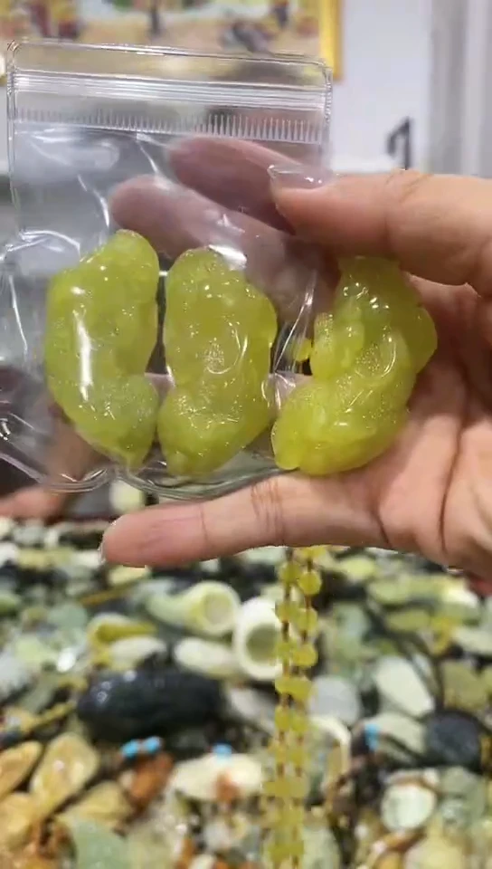 岫玉未镶嵌吊坠多样性发货发其中一件