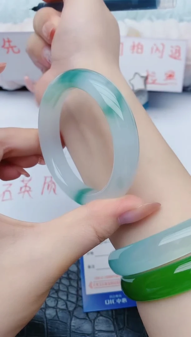 石英质玉手镯未镶嵌z136+56-57