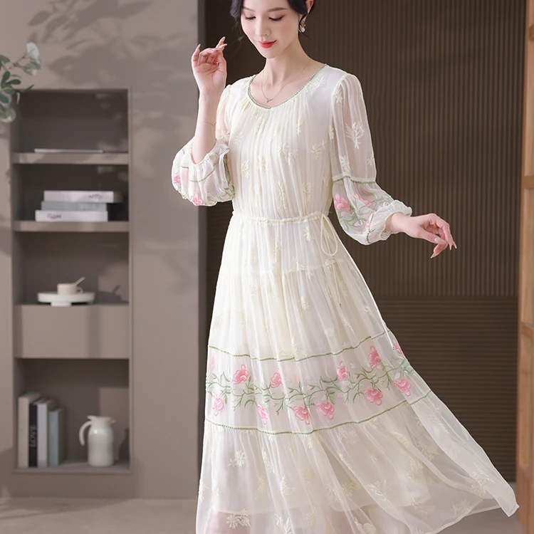 新款【素缕】100桑蚕丝刺绣夏季碎花挂脖式抹胸型连衣裙