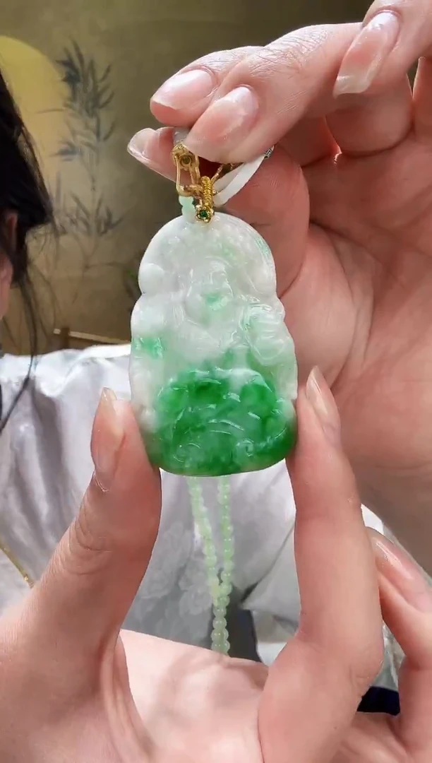 颈饰未镶嵌翡翠吊坠