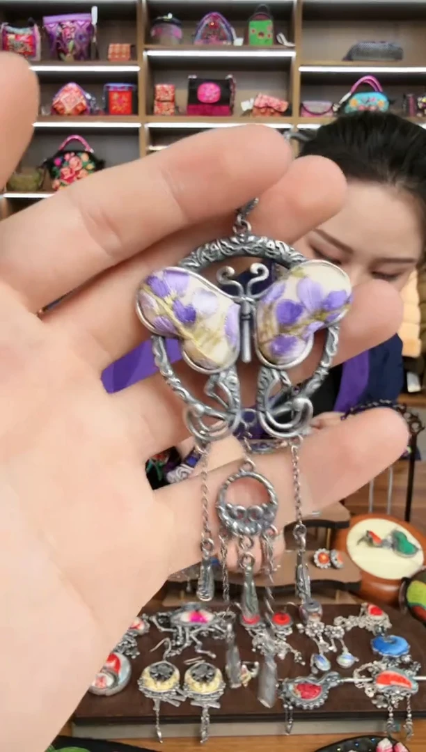 【闪购商品】织绣77蒙阿苏苗绣传承