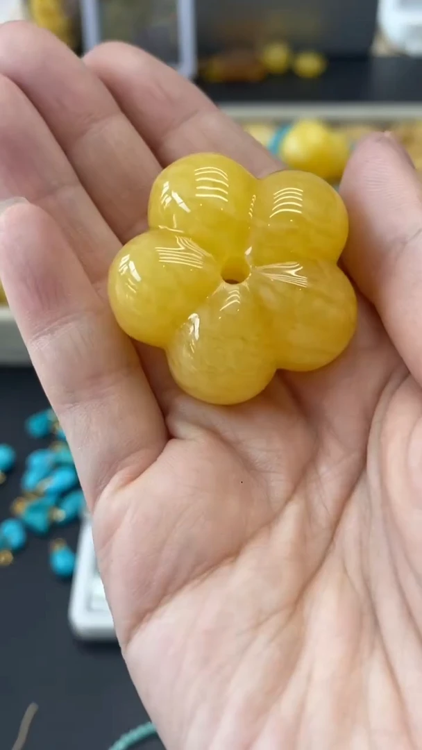 琥珀未镶嵌珠宝奇石997