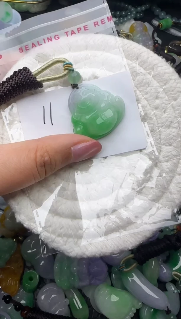 颈饰未镶嵌翡翠缅甸翡翠吊坠