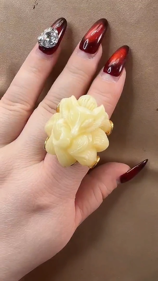 琥珀颈饰未镶嵌戒指