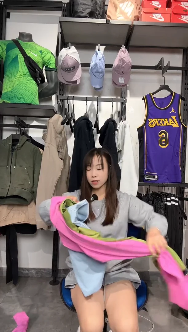 1348  编码 瑕疵款直播间过款为准 尺码   3件 无售后