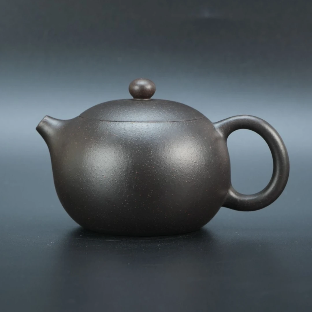 lot20493 511 卢小伟 紫砂乌金砂《西施》（220cc）