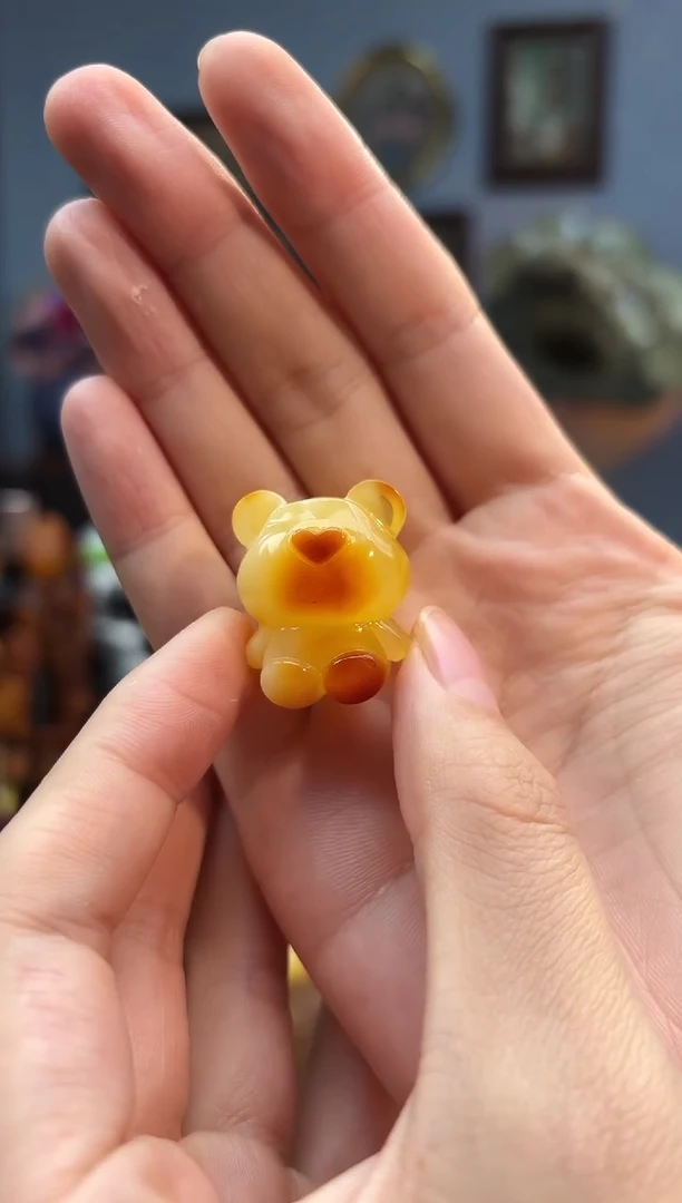 裸石蜜蜡未镶嵌小熊