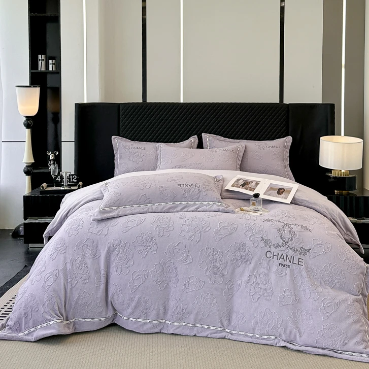 冬季A类母婴级加厚牛奶绒四件套保暖刺绣被套防静电床单床上用品