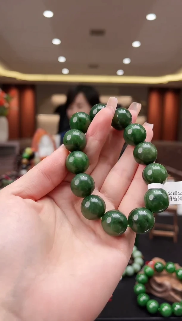 未镶嵌和田玉挂件by