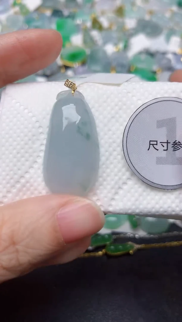 颈饰18K金镶嵌翡翠天然缅甸A货翡翠