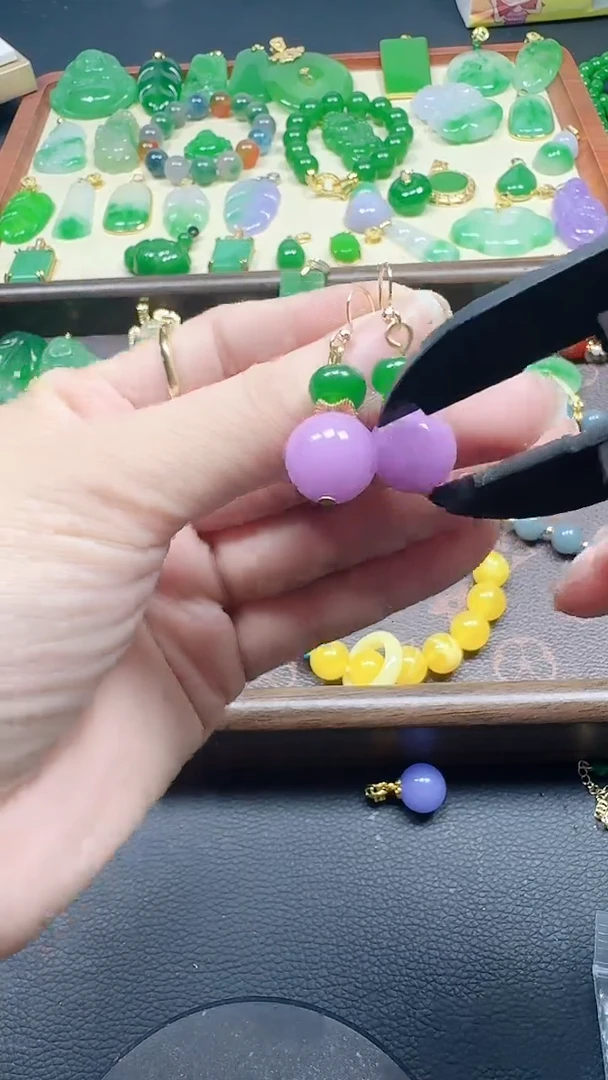 颈饰未镶嵌翡翠紫弹珠耳坠