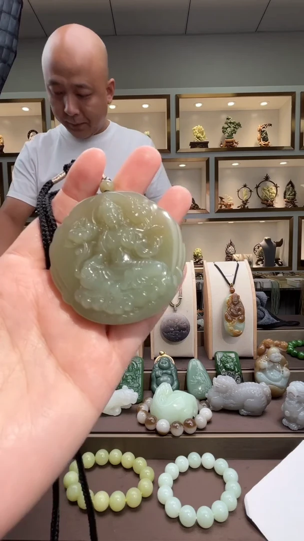 颈饰未镶嵌和田玉苏