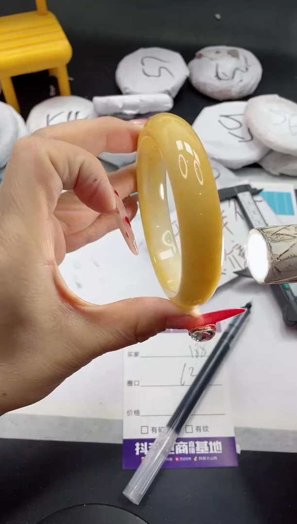 【闪购商品】石英质玉手镯未镶嵌188