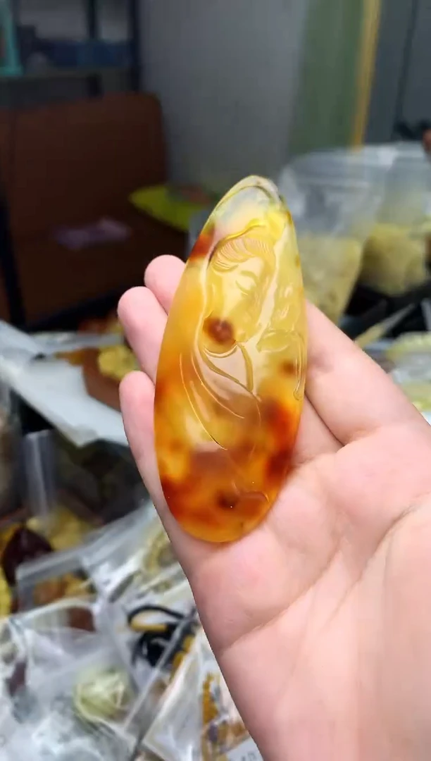 未镶嵌琥珀珠宝奇石45