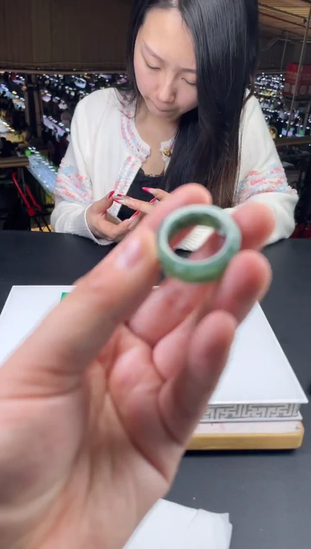 未镶嵌定制琥珀听*-102015