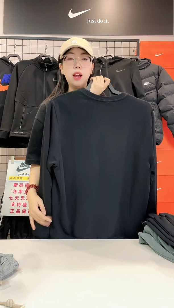 2667 黑色卫衣XL码 160-180斤  不退换