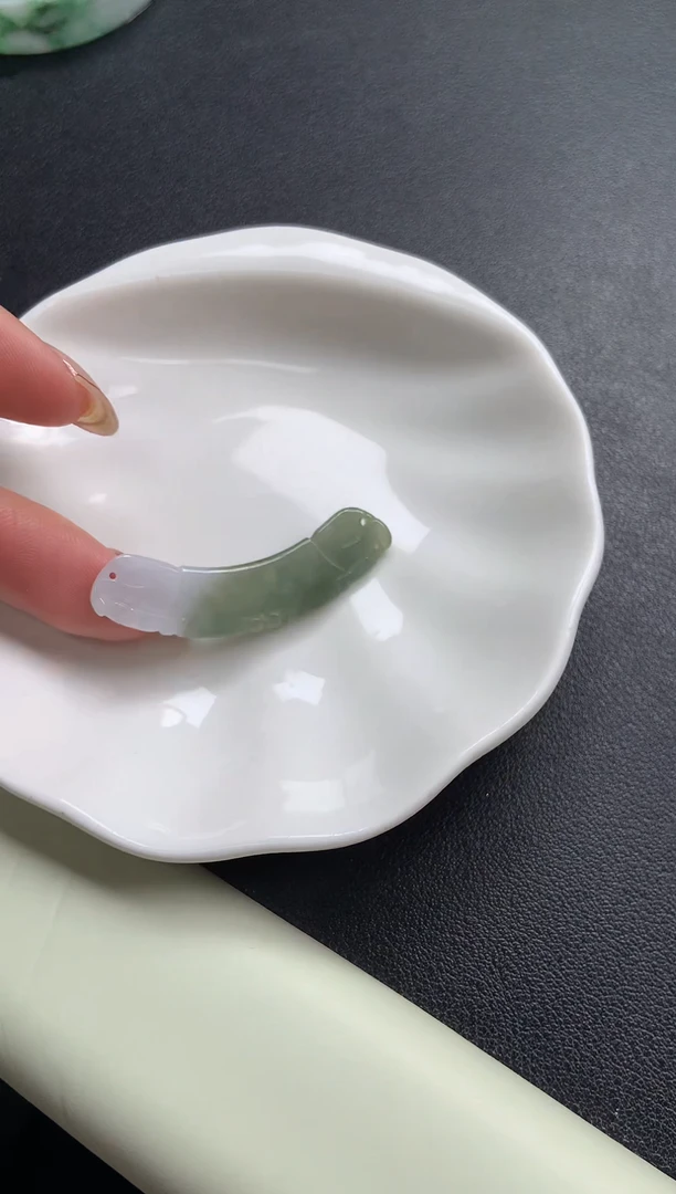 【闪购商品】翡翠挂件未镶嵌玉璜-编绳