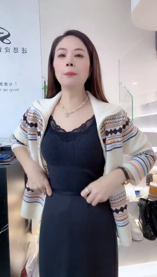 灰色半裙加大码精致感裙