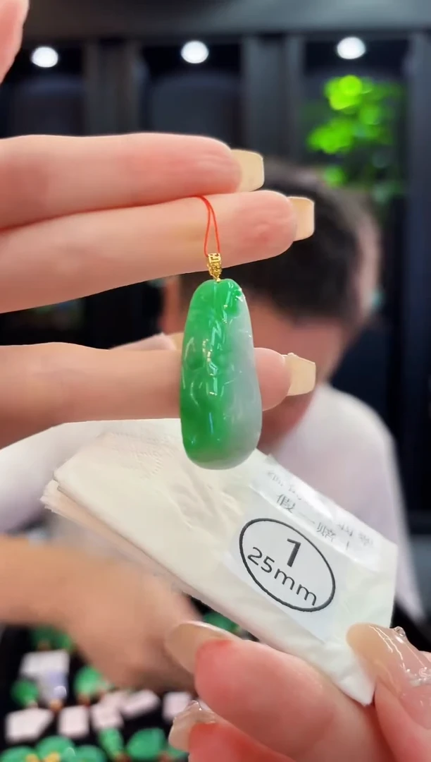 翡翠18K金镶嵌颈饰 缅料A货/支持复检/一件