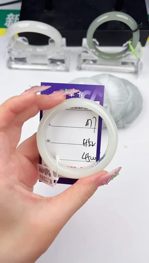 和田玉手镯未镶嵌77颜色微差无瑕