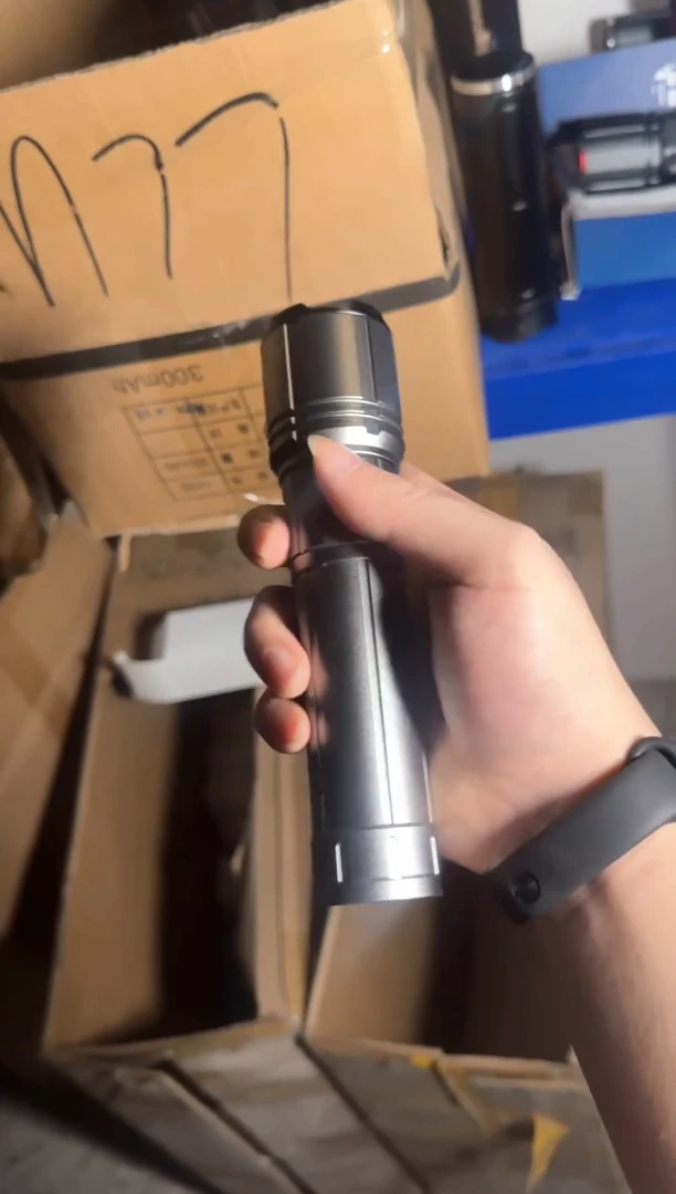 【银枪】续航怪兽-强光续航8小时-铝合金手电筒