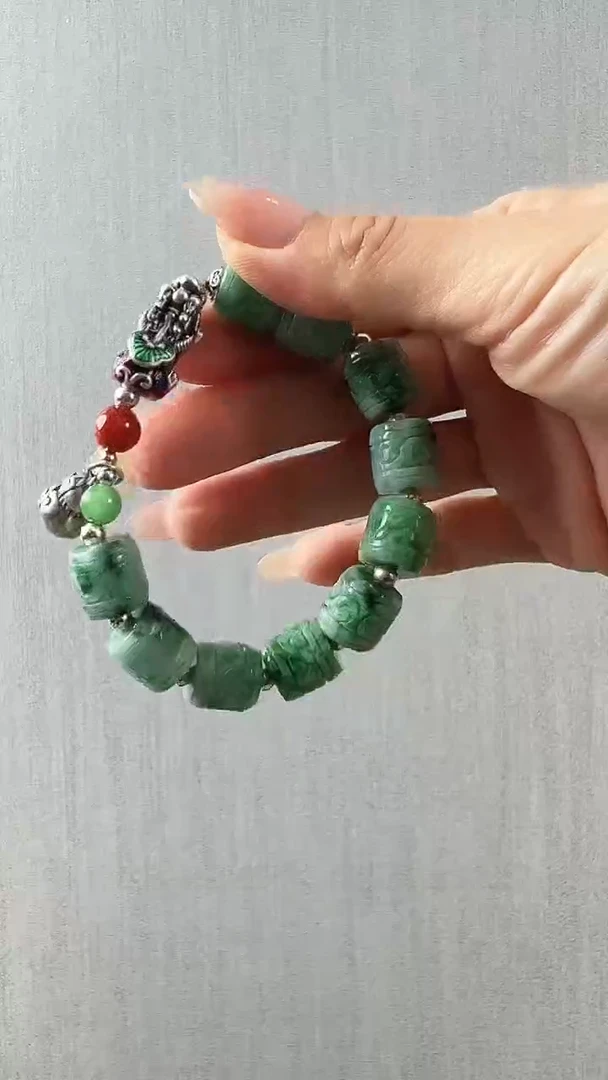 颈饰未镶嵌翡翠手串