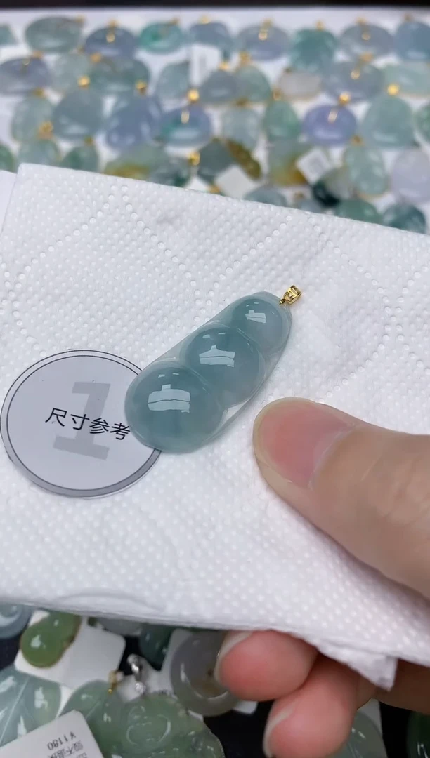 翡翠18K金镶嵌颈饰天然A货翡翠