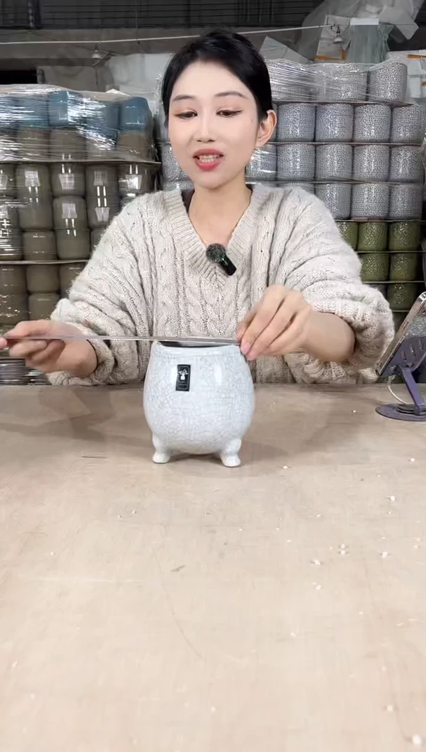 【闪购商品】陶瓷三脚裂纹灰白11x14