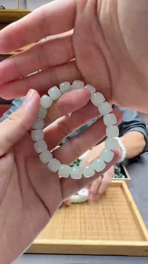 未镶嵌手链和田玉10且末白