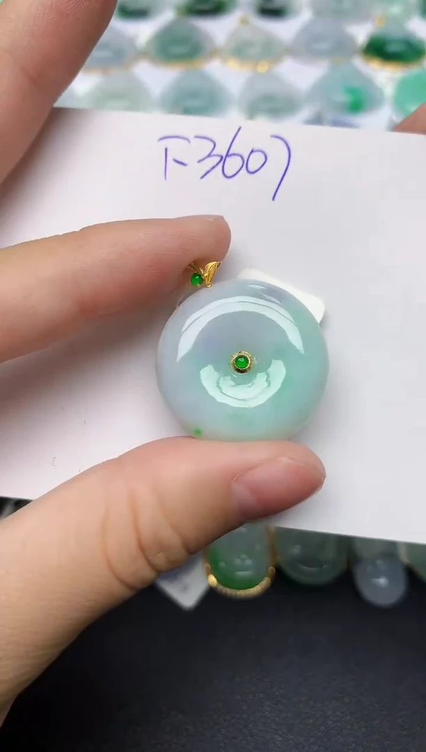 颈饰18K金镶嵌翡翠天然缅甸A货翡翠百元以上9元证书费自理