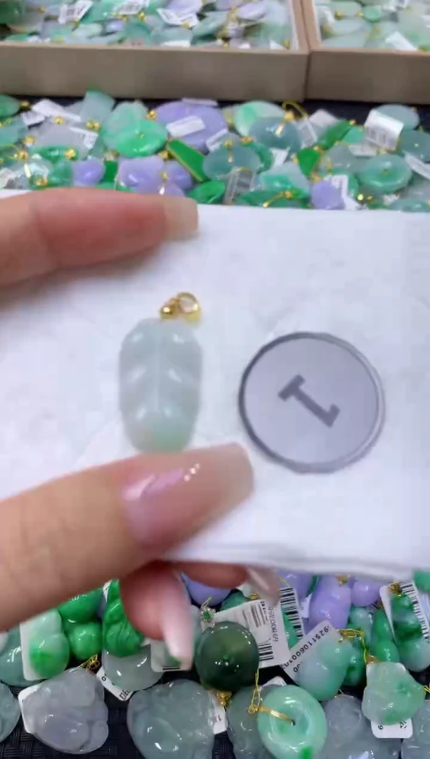 颈饰未镶嵌翡翠天然缅甸翡翠A货