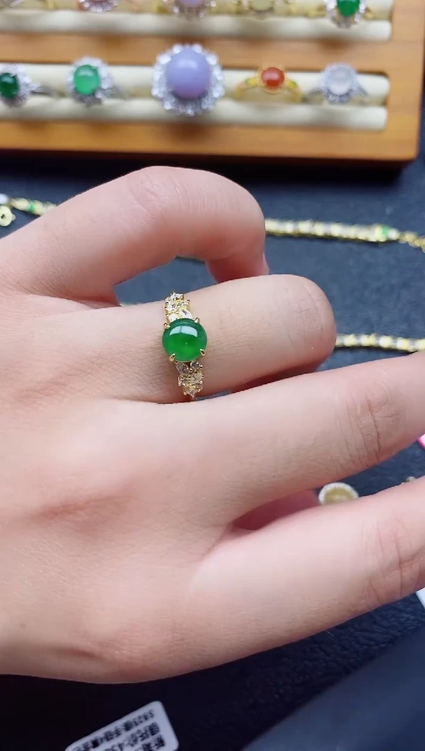 未镶嵌戒指翡翠1