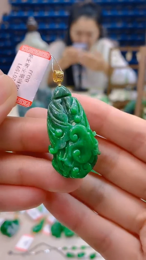 颈饰18K金镶嵌翡翠新号开播 全场乱卖