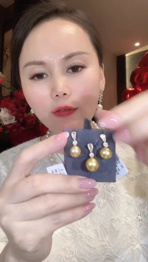 18K金镶嵌一套海水珍珠D101