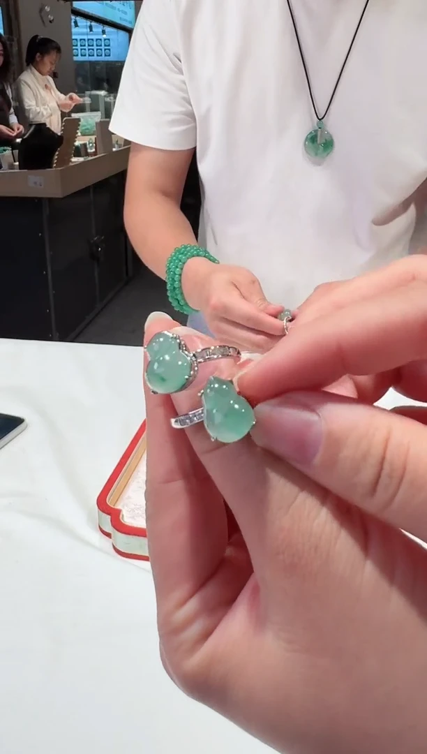 石英质玉未镶嵌颈饰06018010  随机发仅一件