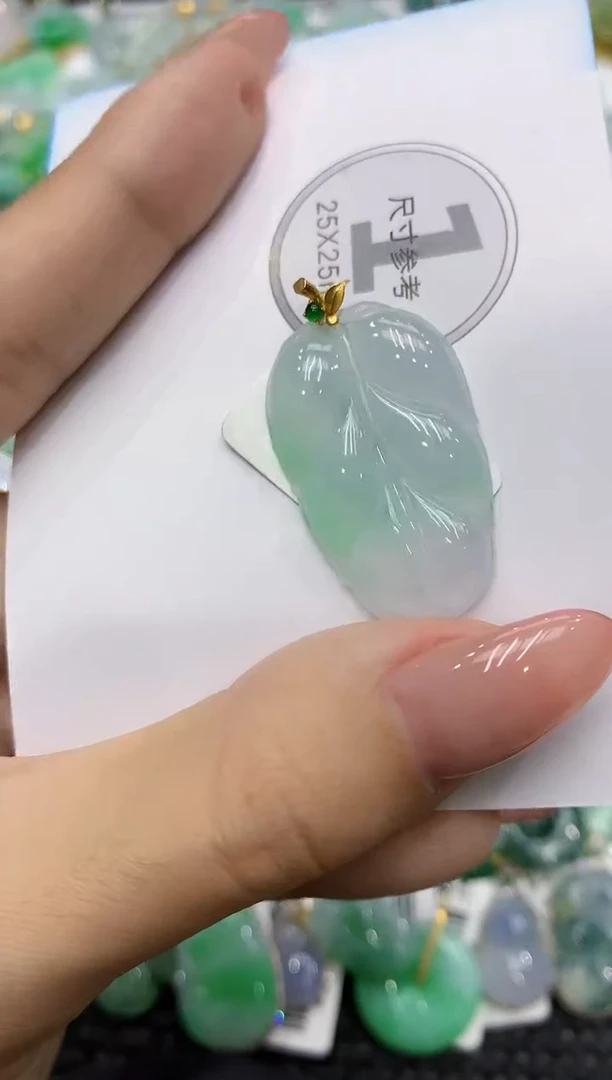 颈饰18K金镶嵌翡翠111111111111