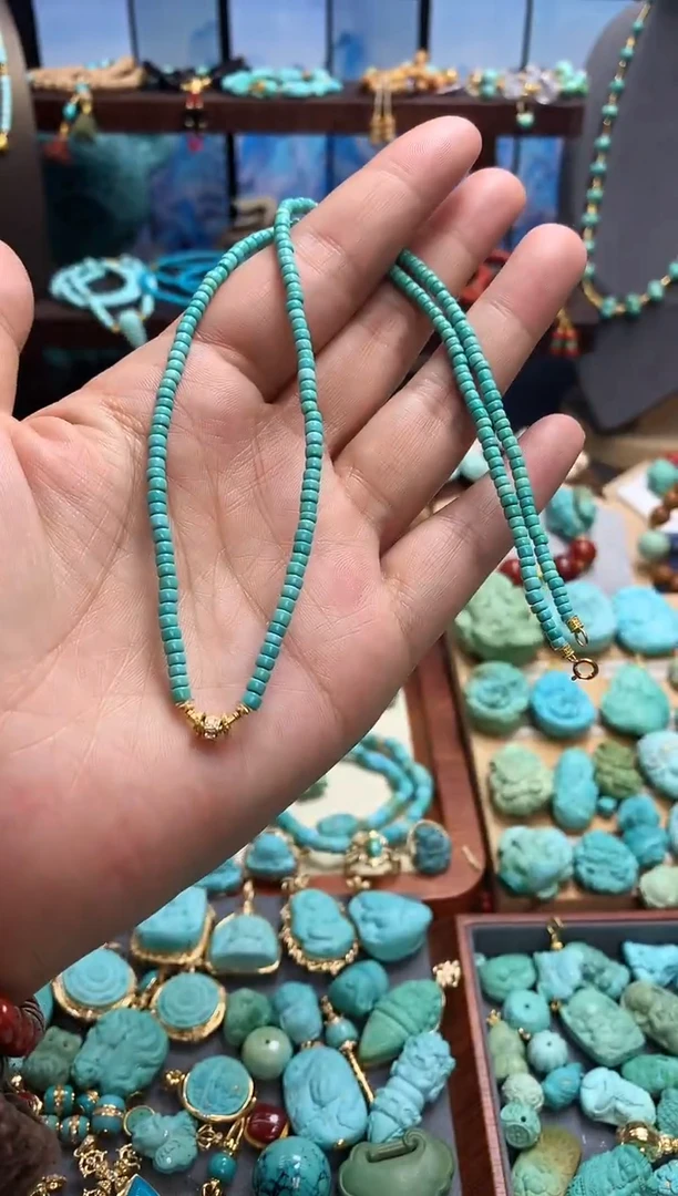 18K金镶嵌绿松石颈饰玉化料直切项链