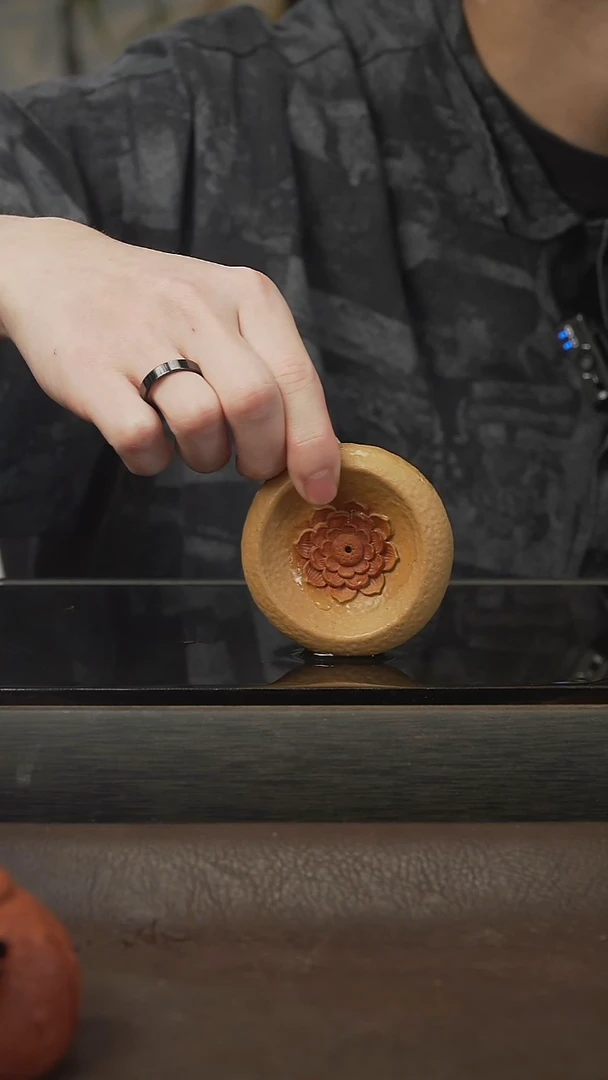 茶壶紫砂3，莲花盖至，段泥