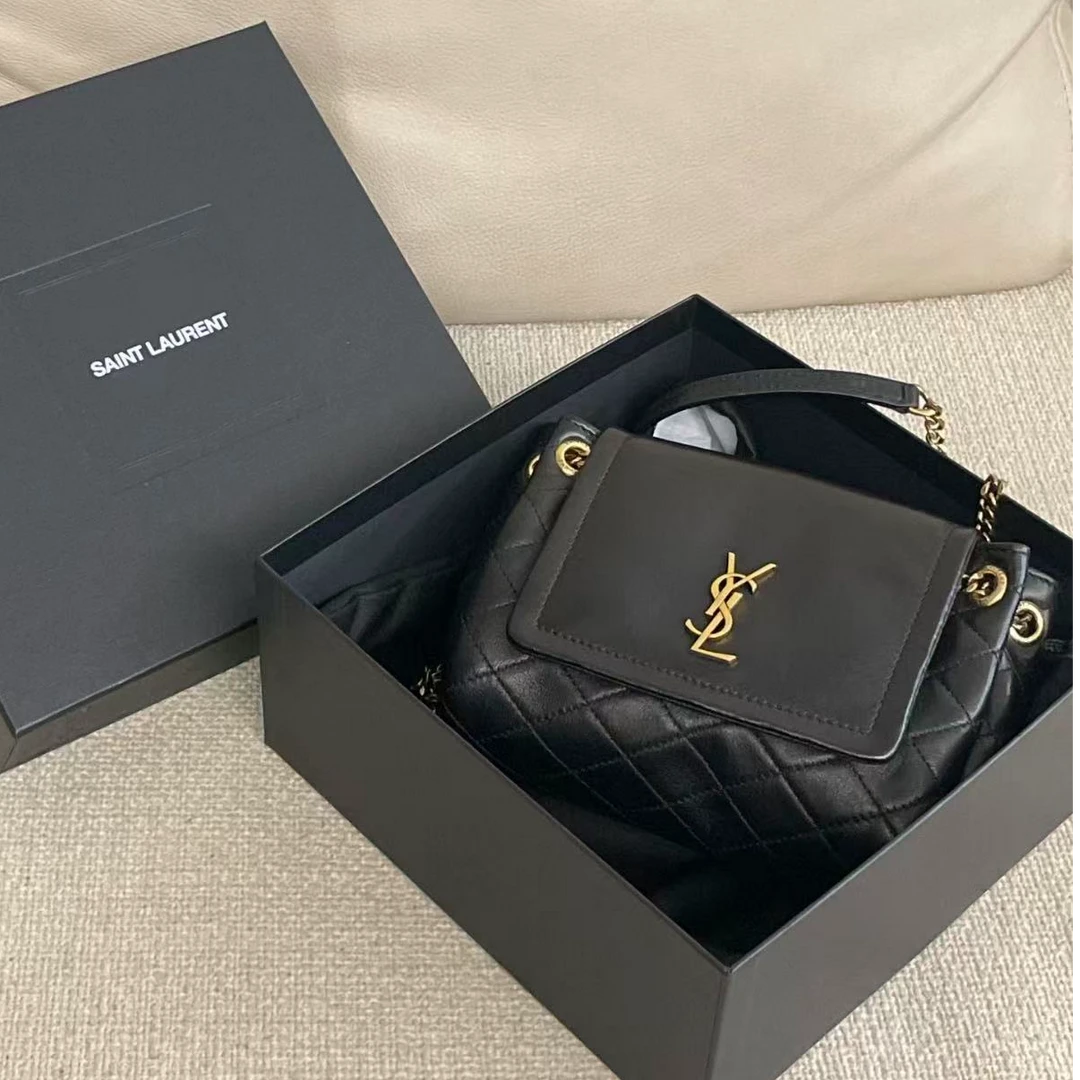 95新 YSL/圣罗兰 展会外场！黑金nolita斜跨包