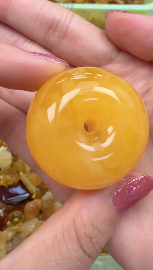 裸石琥珀未镶嵌如图