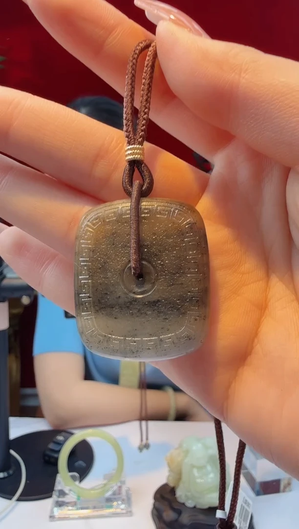 未镶嵌和田玉挂件闪购 新疆和田玉糖三彩平安扣