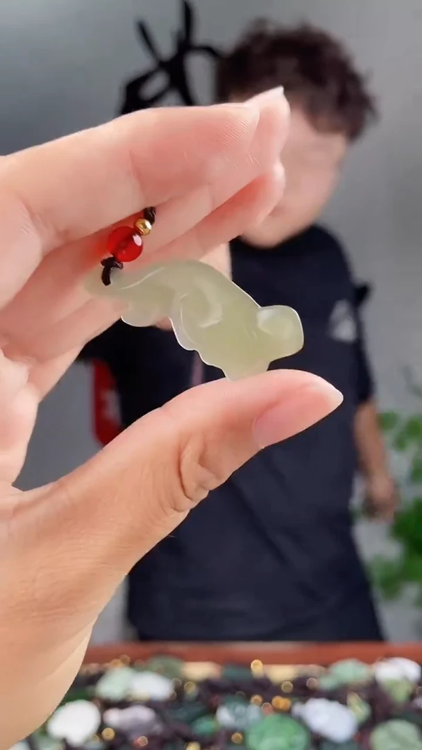 和田玉未镶嵌颈饰拍一发一，多样性发货