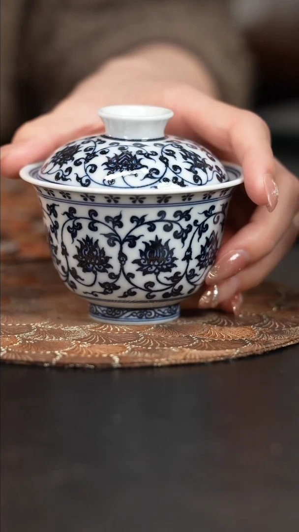 【闪购商品】杯六邑柴窑缠枝盖碗